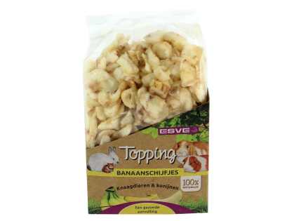 Topping banana slices